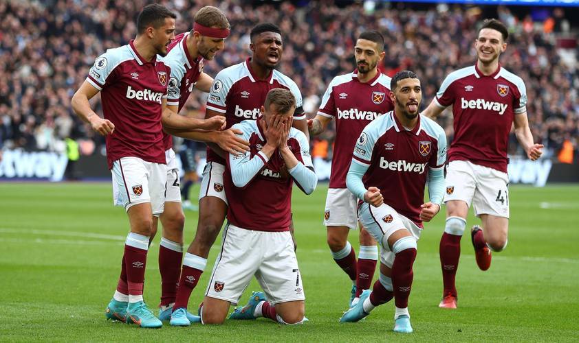 客战多特蒙德贡献帽子戏法+绝平，昂达夫当选全场最佳球员