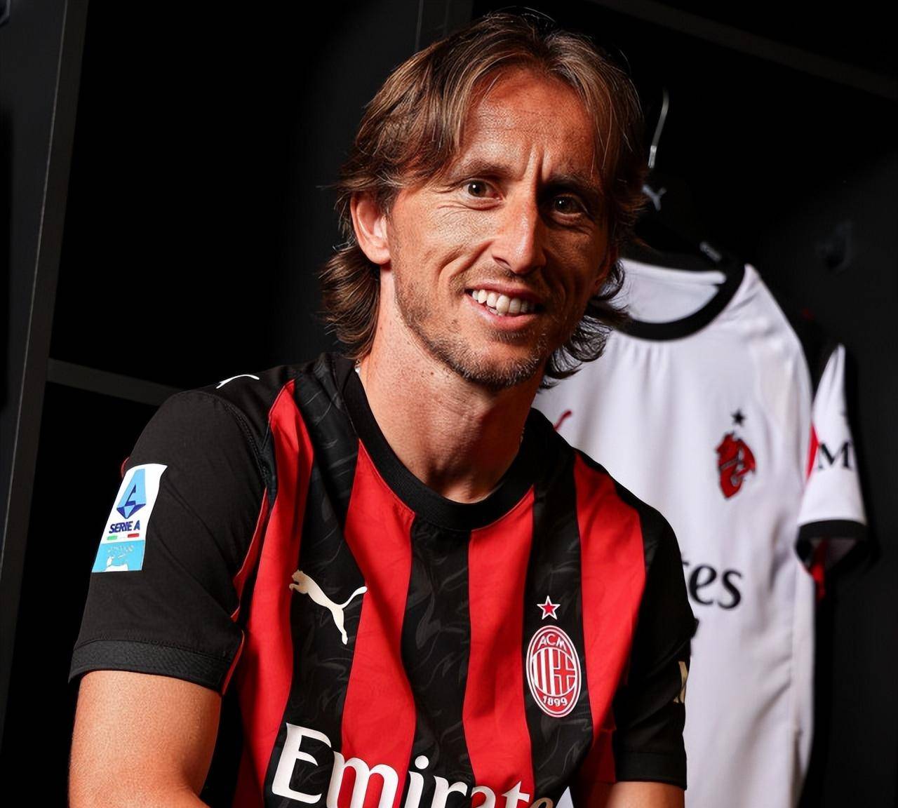 篮球湖人新秀完成生涯首次双双